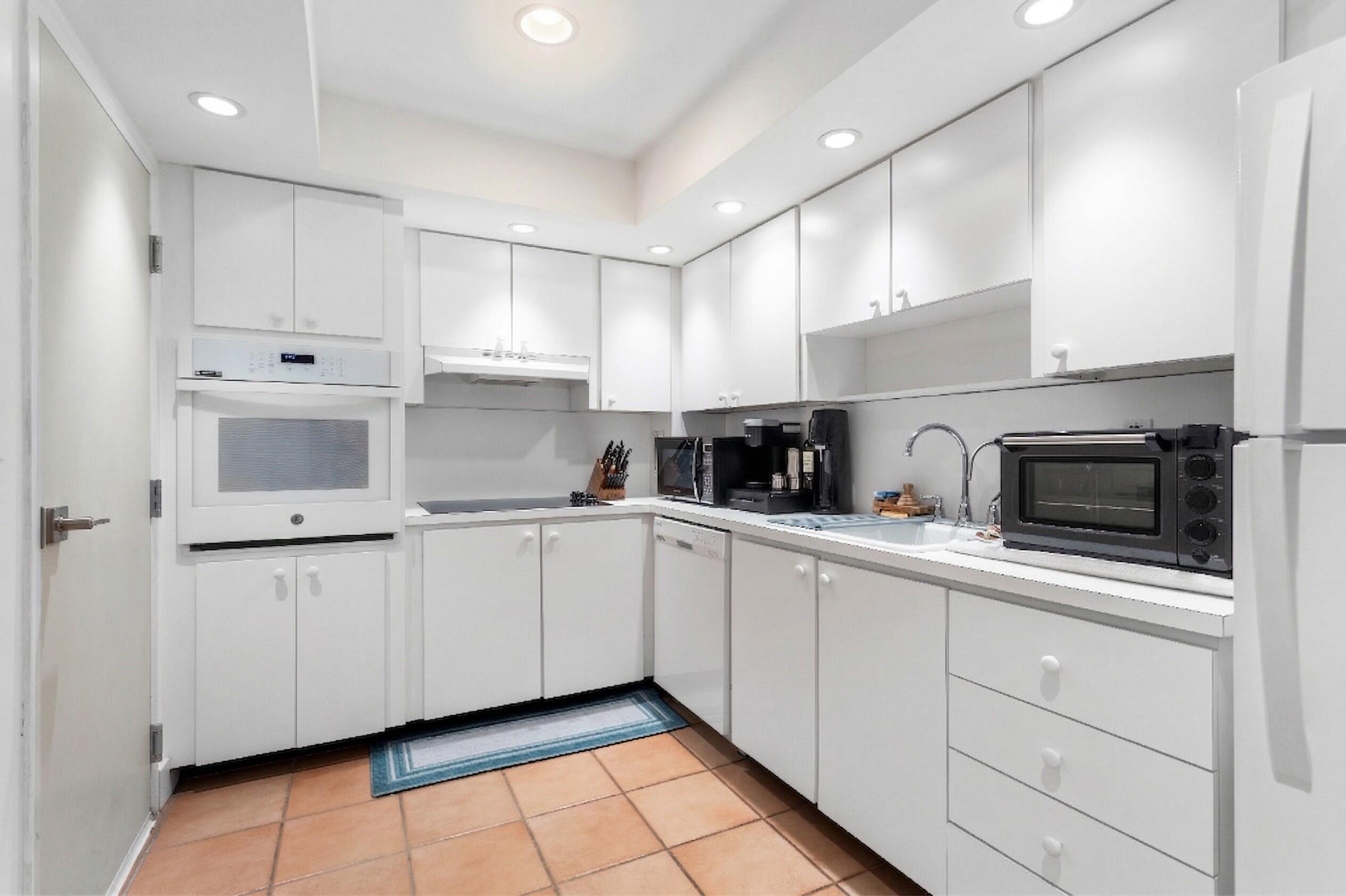 GABLES WATERWAY TOWERS CONDO - Residential