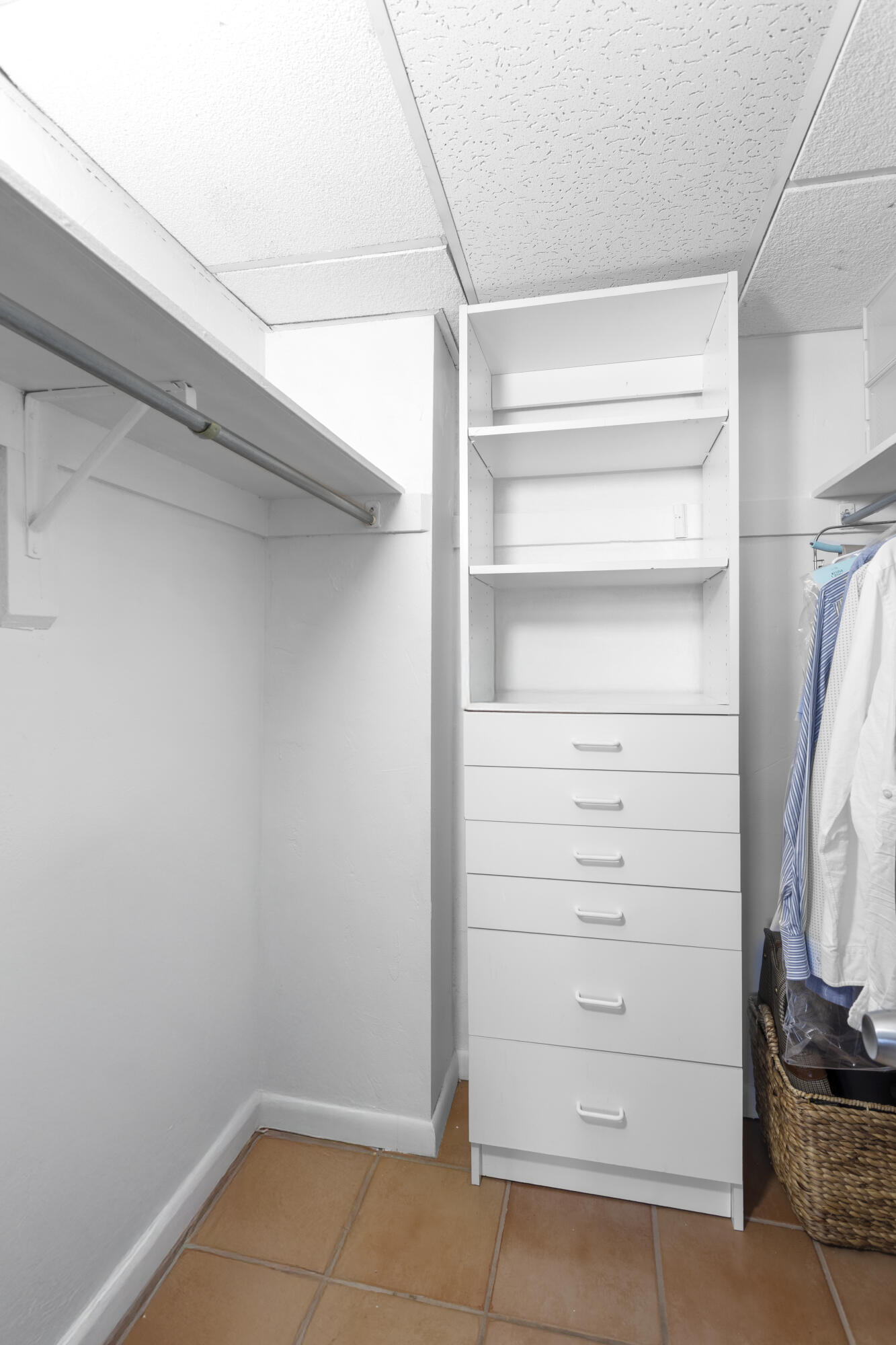 GABLES WATERWAY TOWERS CONDO - Residential