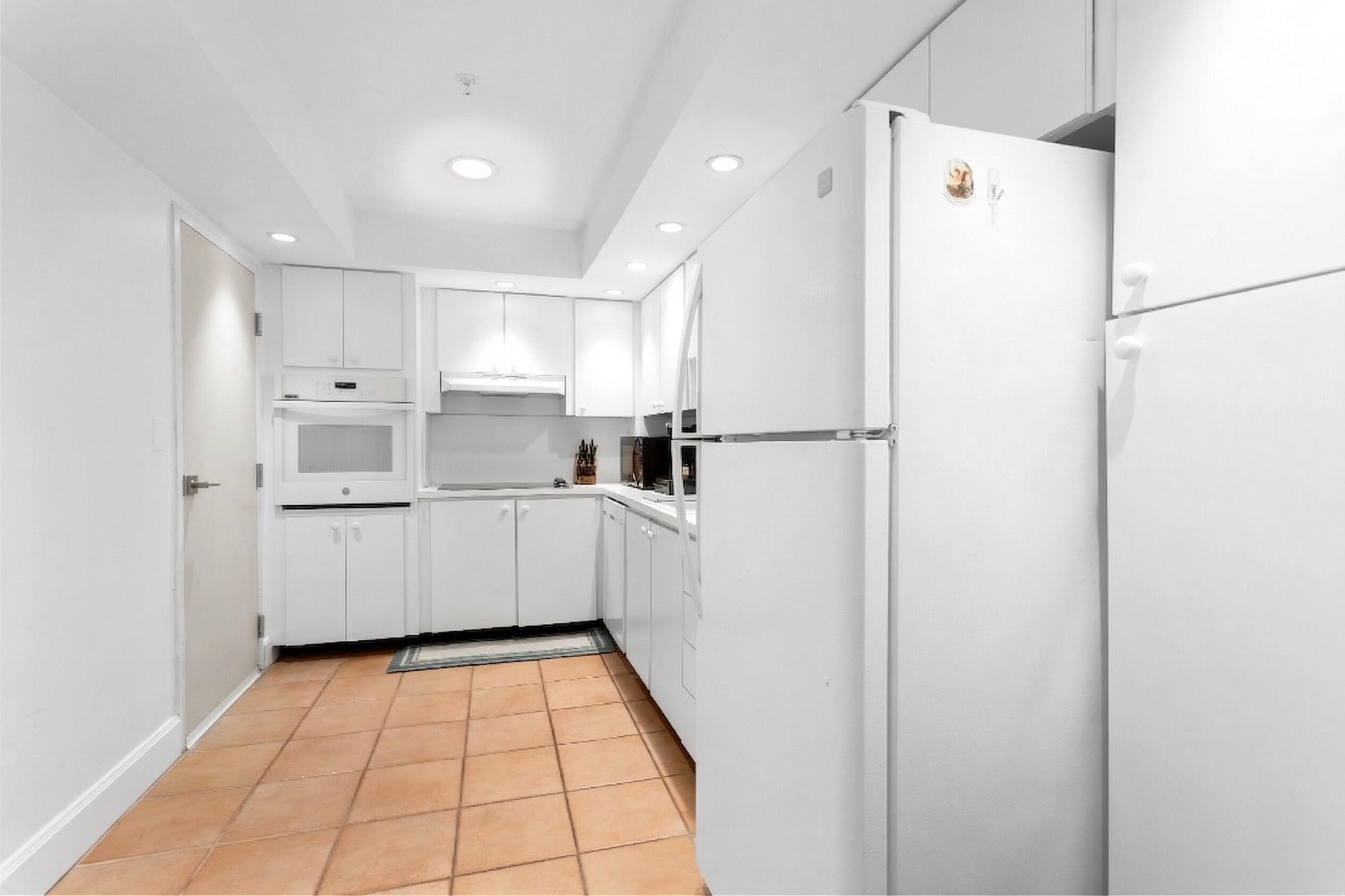 GABLES WATERWAY TOWERS CONDO - Residential
