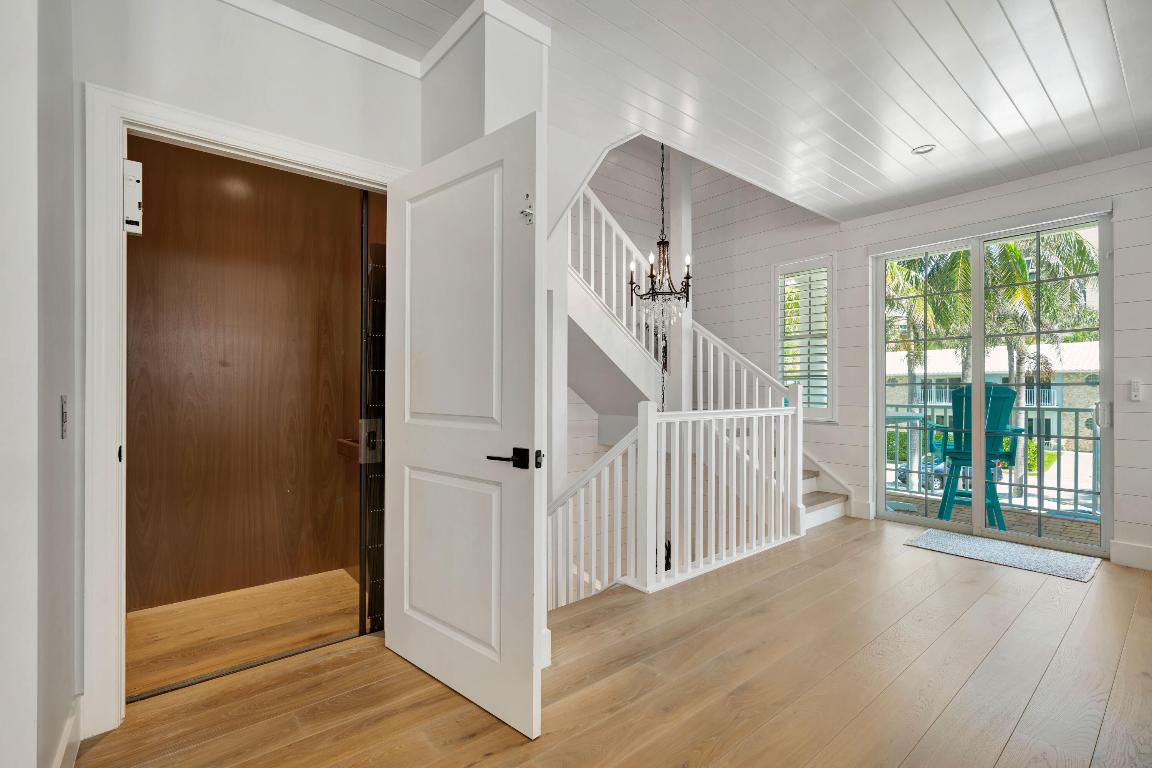 MERCURY RISING - Residential