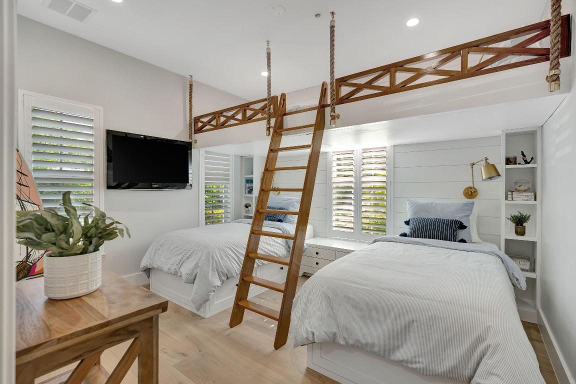 MERCURY RISING - Residential