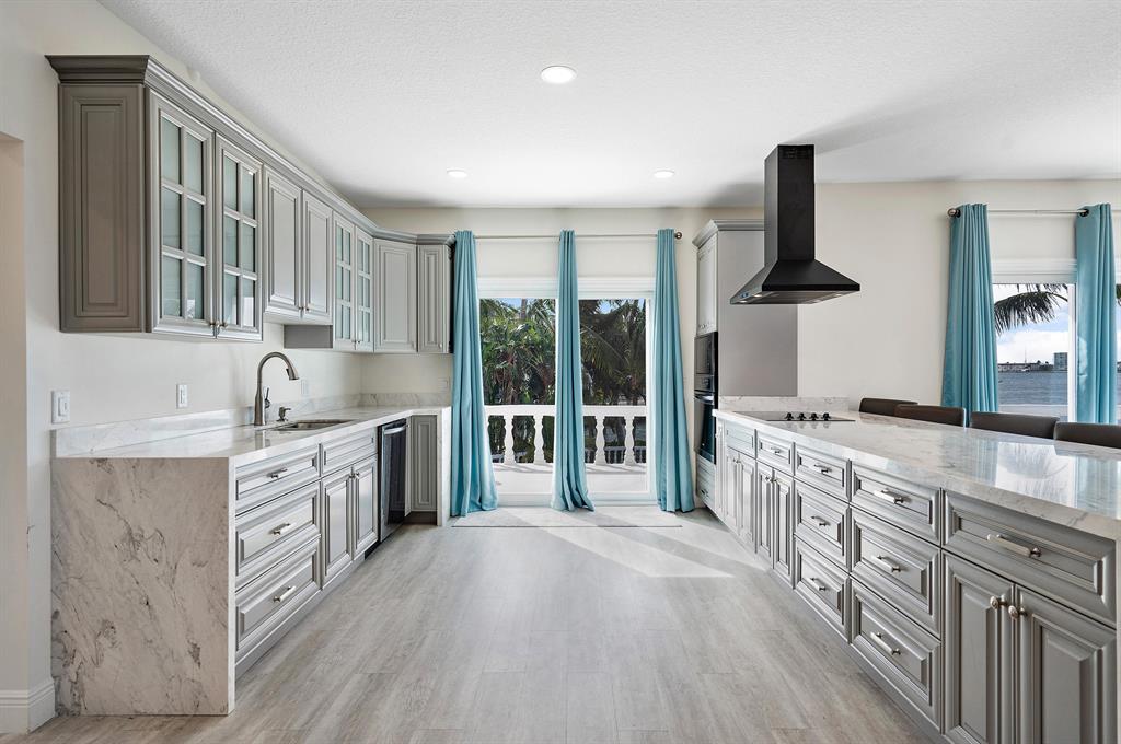 PALM BEACH ISLES 2 - Residential