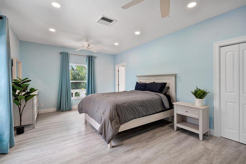 PALM BEACH ISLES 2 - Residential