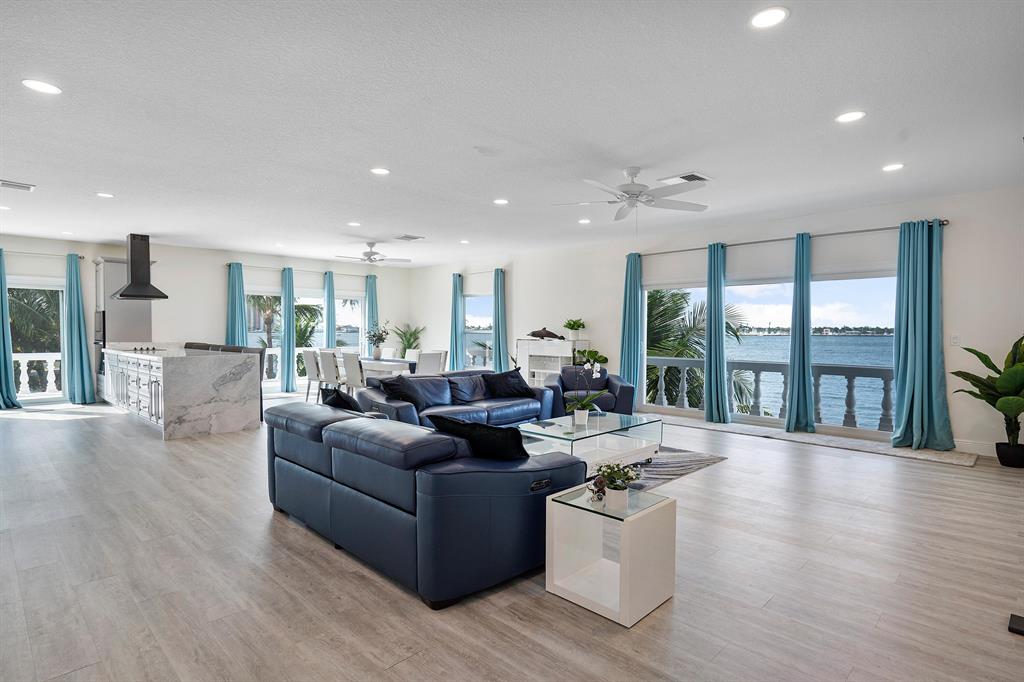 PALM BEACH ISLES 2 - Residential