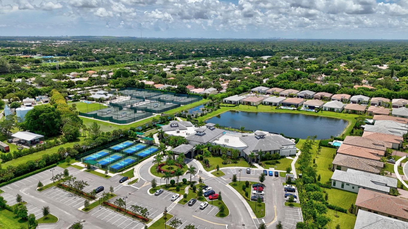 THE FALLS AT PARKLAND - Residential