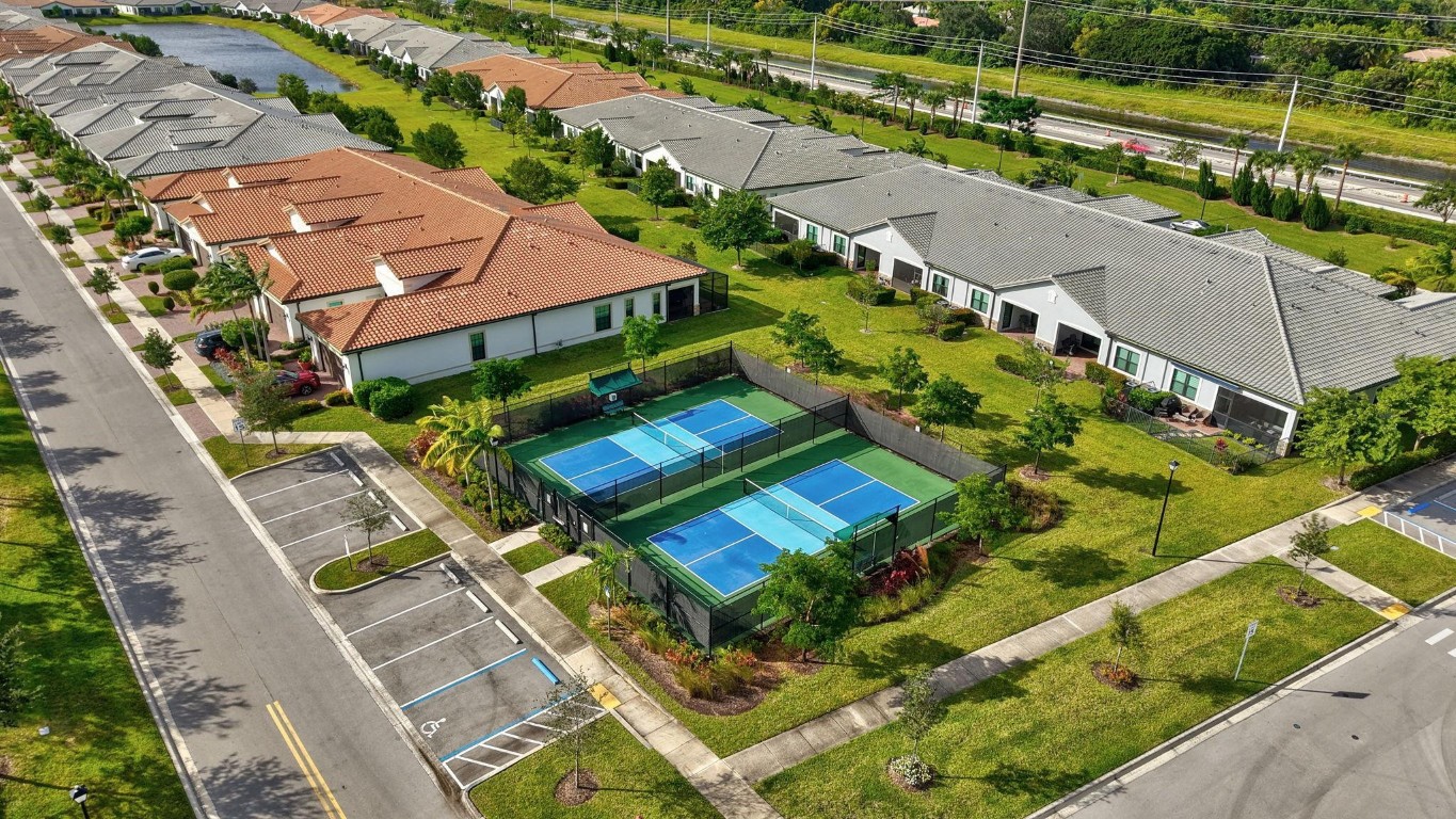 THE FALLS AT PARKLAND - Residential