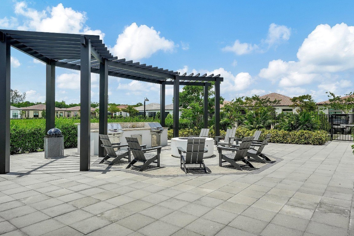 THE FALLS AT PARKLAND - Residential