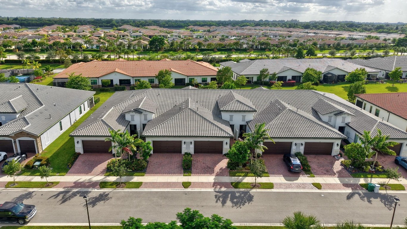 THE FALLS AT PARKLAND - Residential