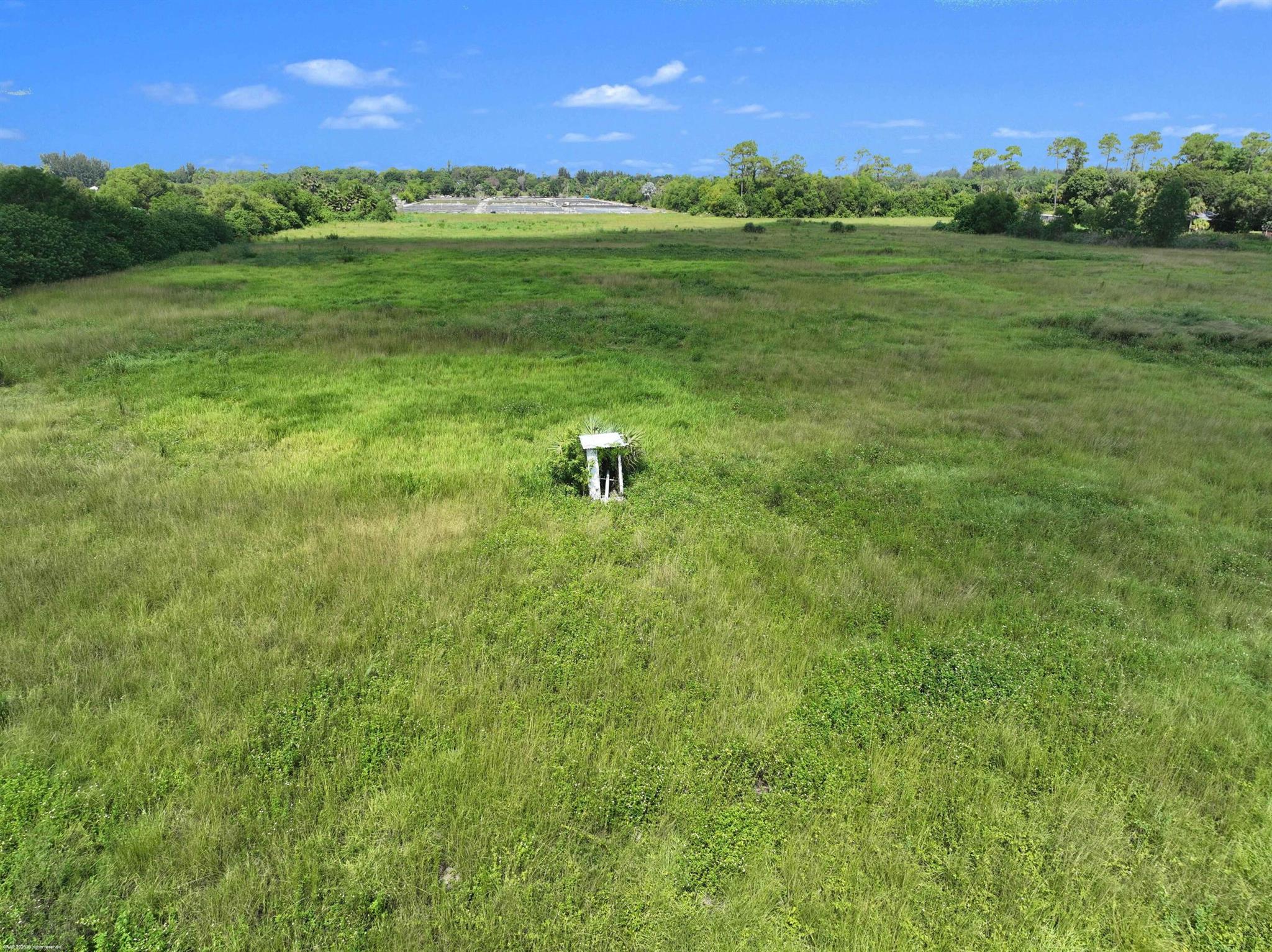 LOXAHATCHEE GROVES - Land