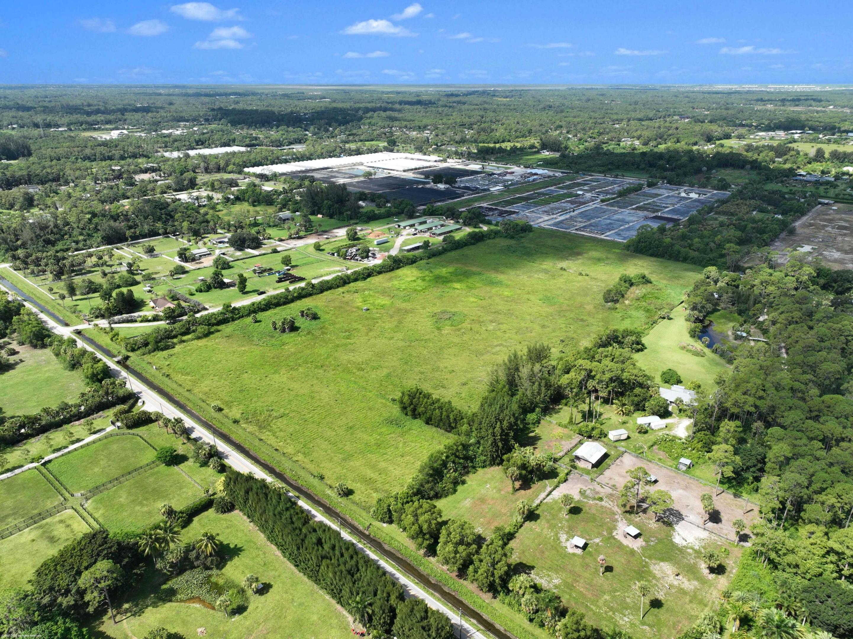 LOXAHATCHEE GROVES - Land