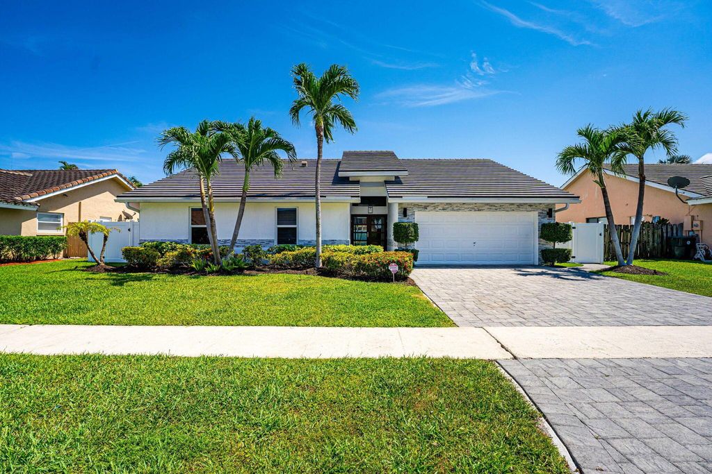 Photo of 436 Sequoia Lane, Boca Raton, FL 33487 (MLS # R11104638)