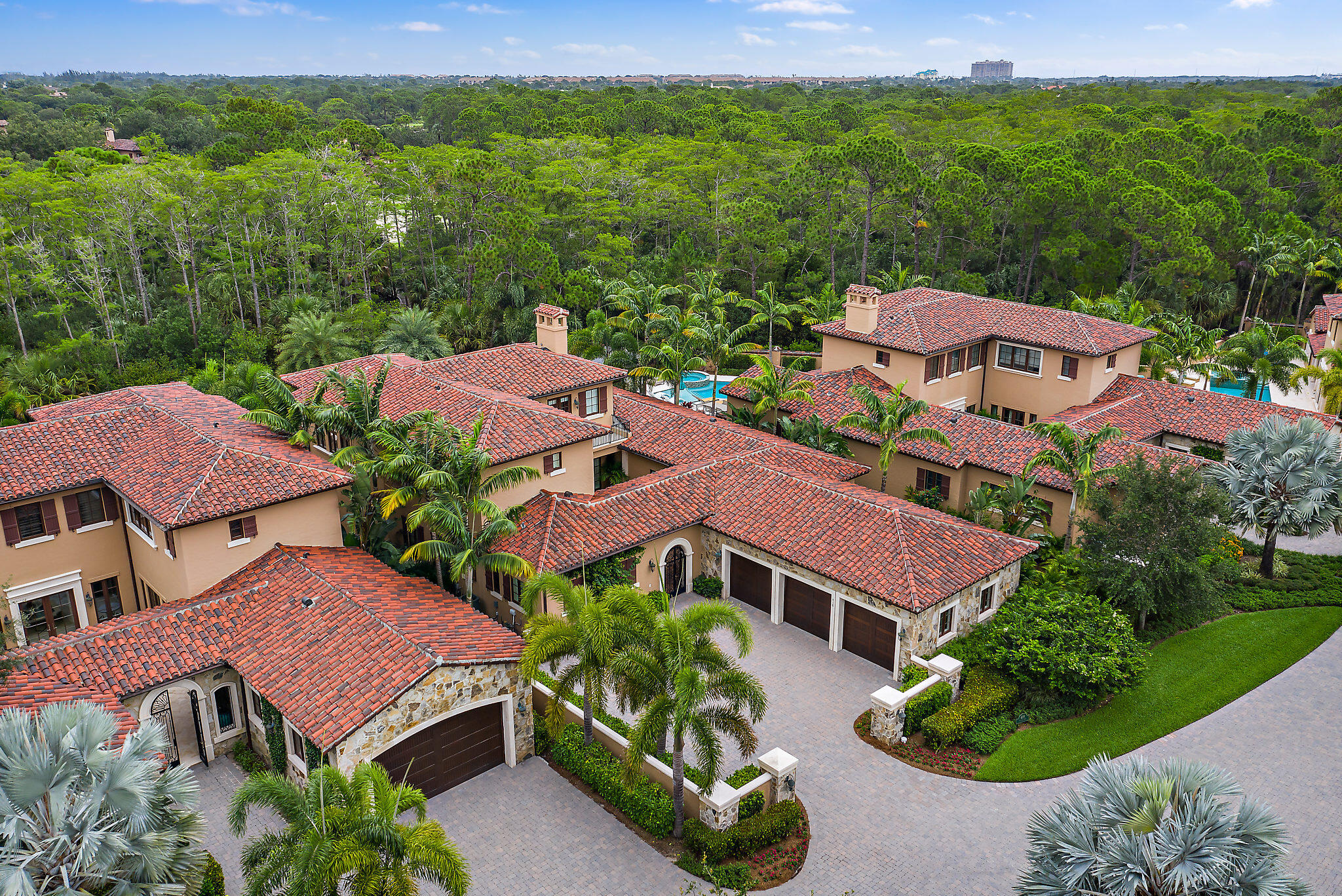 BEARS CLUB - Residential