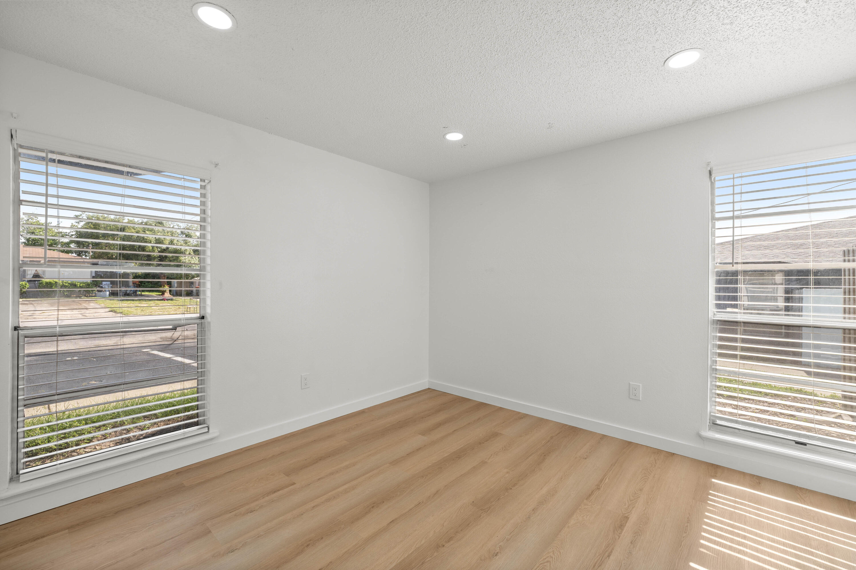 GREENFIELDS UN I - Residential Lease