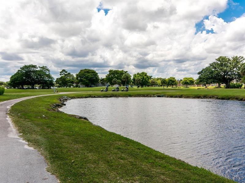 ORIOLE GOLF AND TENNIS CL - Residential