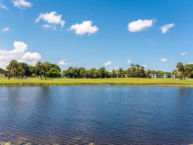 ORIOLE GOLF AND TENNIS CL - Residential