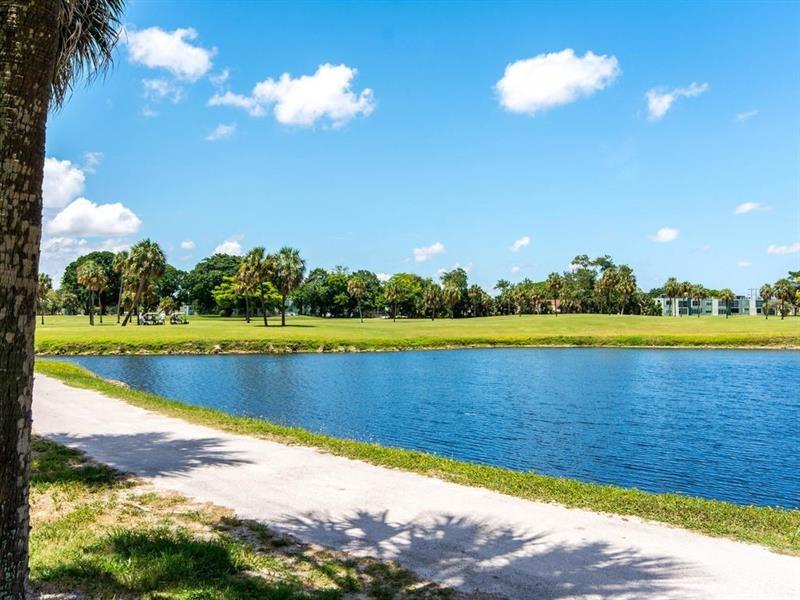 ORIOLE GOLF AND TENNIS CL - Residential