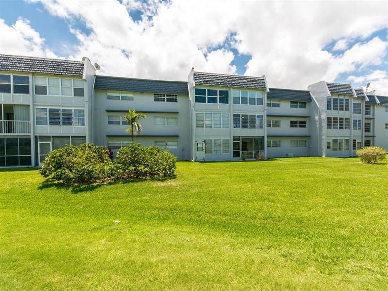 ORIOLE GOLF AND TENNIS CL - Residential
