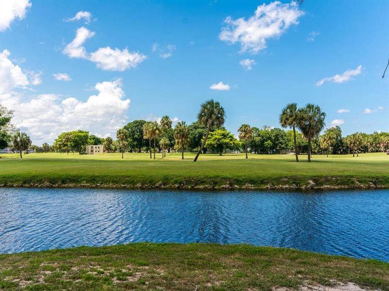 ORIOLE GOLF AND TENNIS CL - Residential