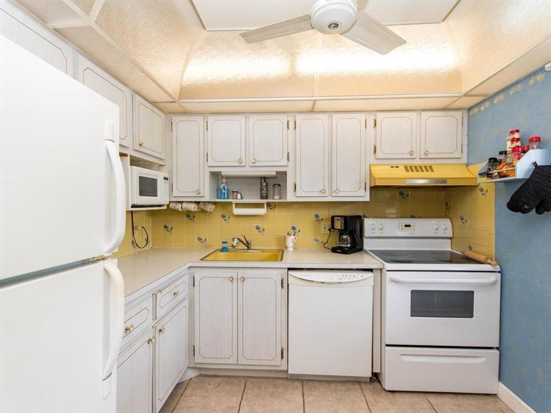 ORIOLE GOLF AND TENNIS CL - Residential