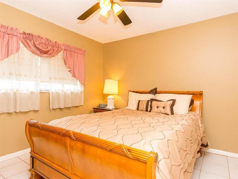 ORIOLE GOLF AND TENNIS CL - Residential