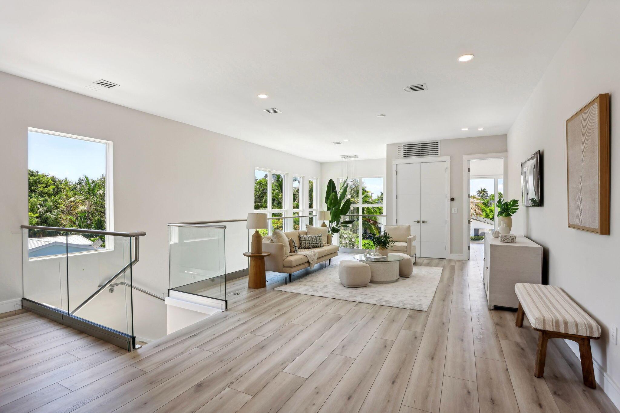 LA HACIENDA DELRAY - Residential