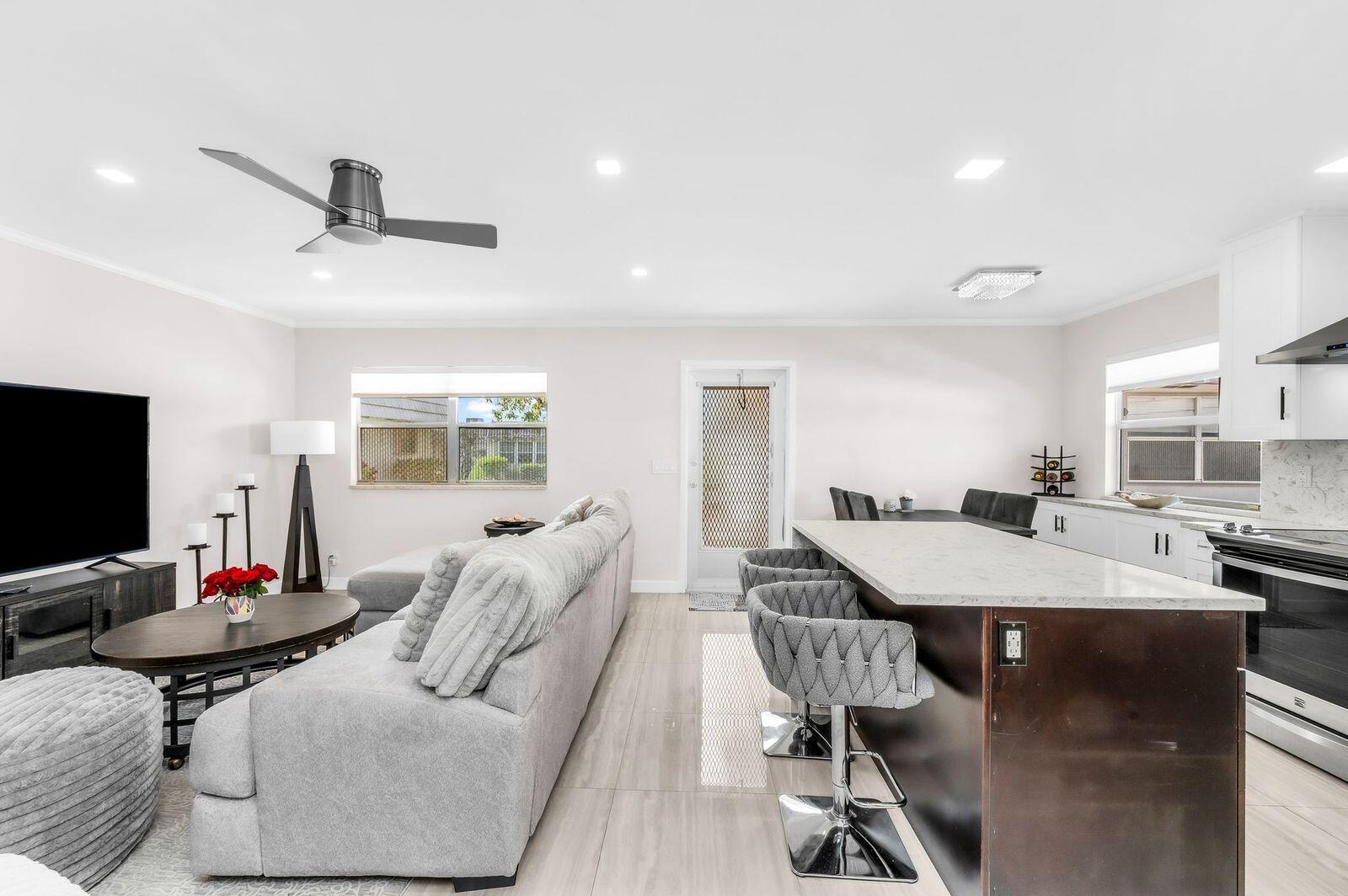 KINGS POINT VALENCIA CONDOS - Residential