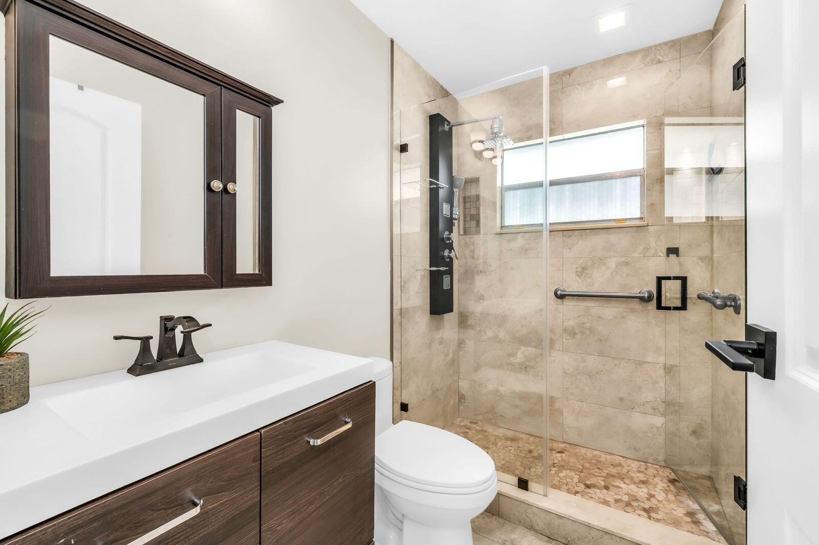 KINGS POINT VALENCIA CONDOS - Residential