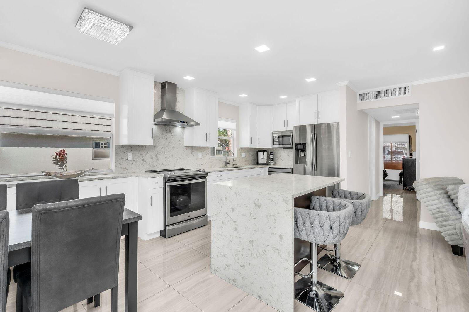 KINGS POINT VALENCIA CONDOS - Residential