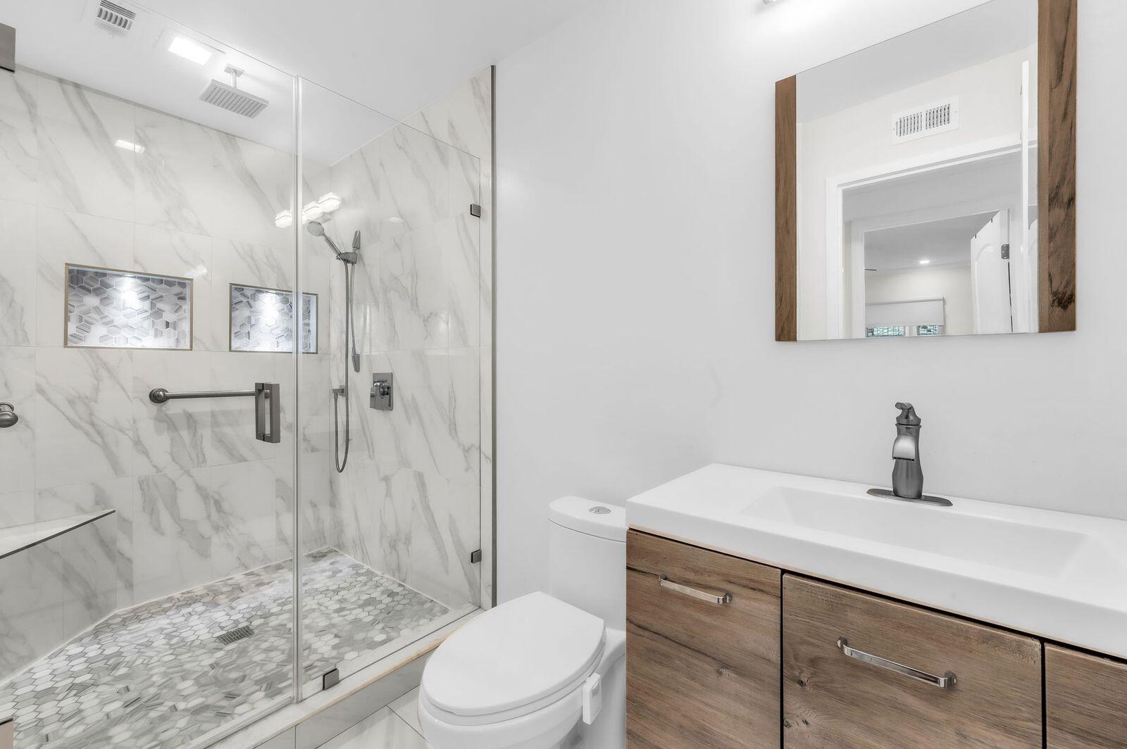 KINGS POINT VALENCIA CONDOS - Residential