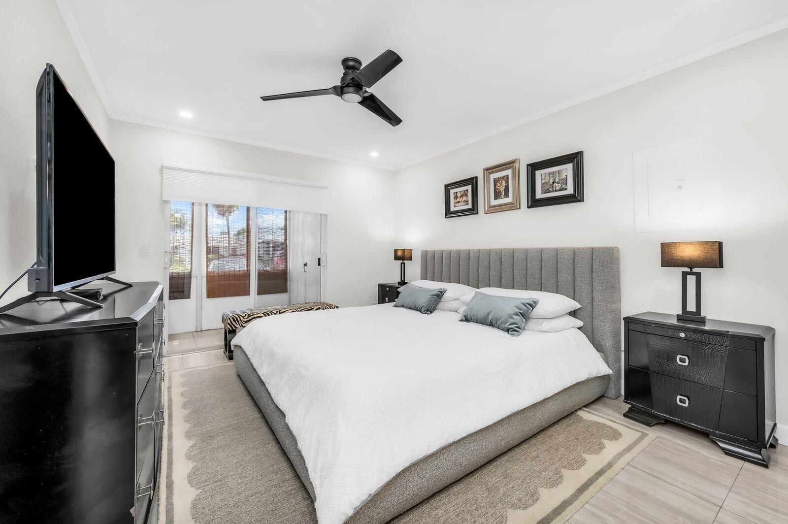 KINGS POINT VALENCIA CONDOS - Residential