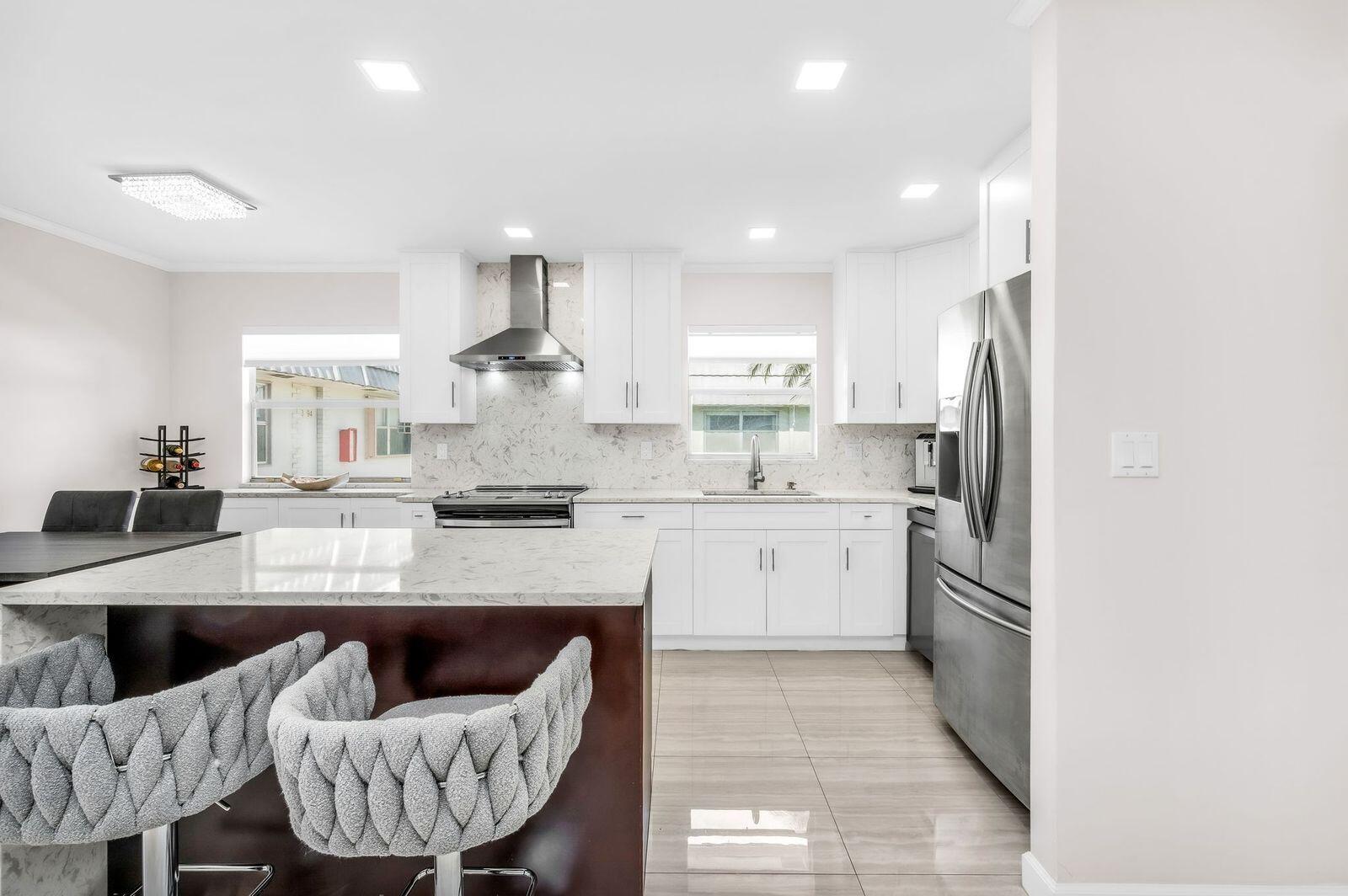 KINGS POINT VALENCIA CONDOS - Residential