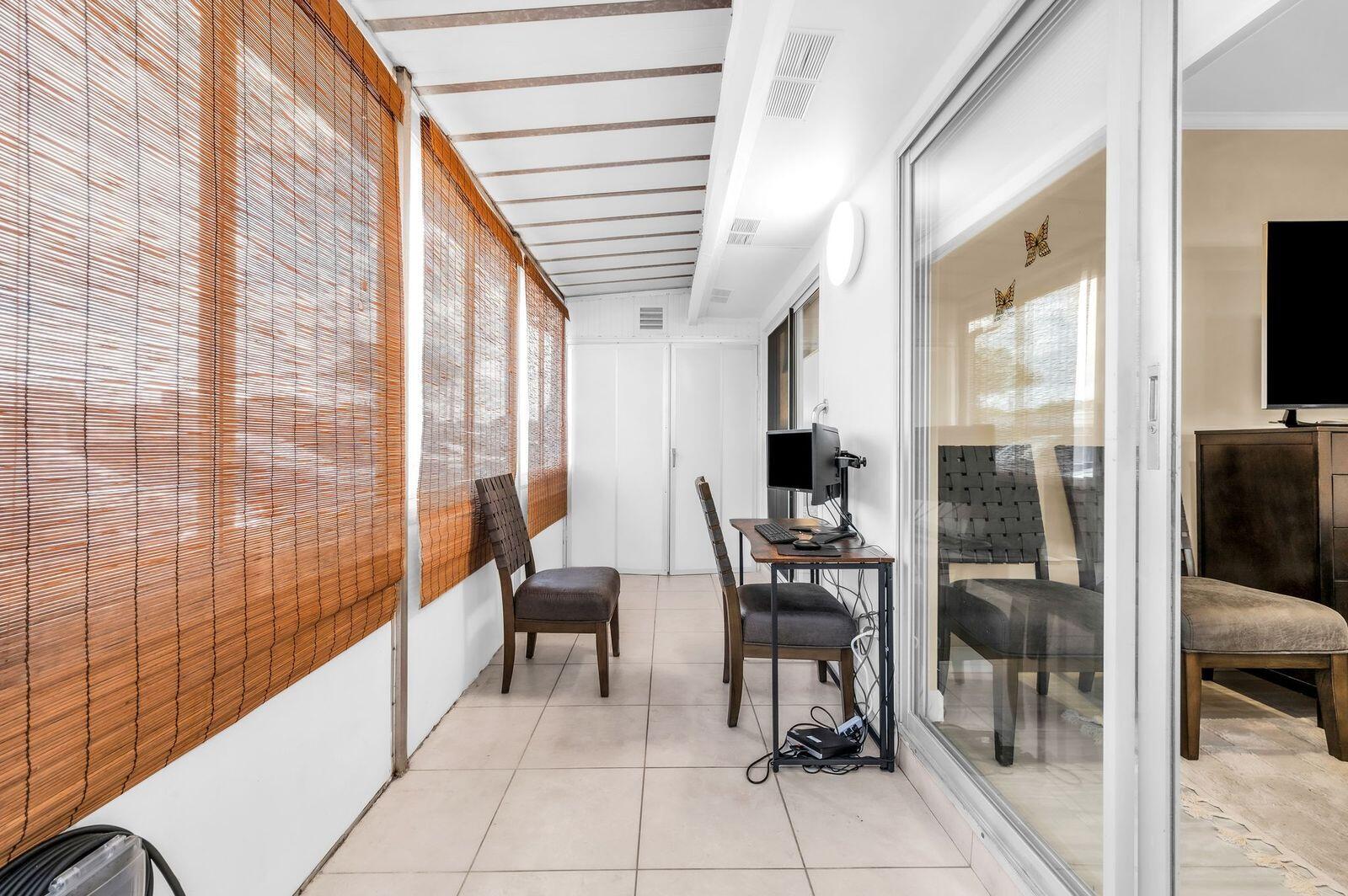 KINGS POINT VALENCIA CONDOS - Residential