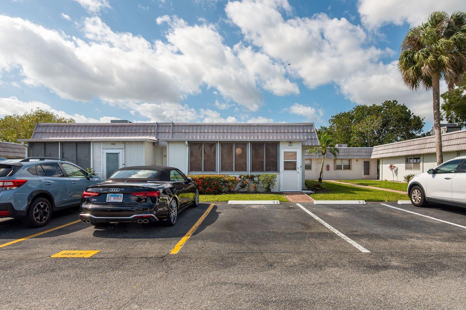 KINGS POINT VALENCIA CONDOS - Residential