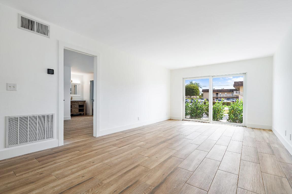 NORTH PALM BEACH VILLAGE OF 3 - Residential Lease