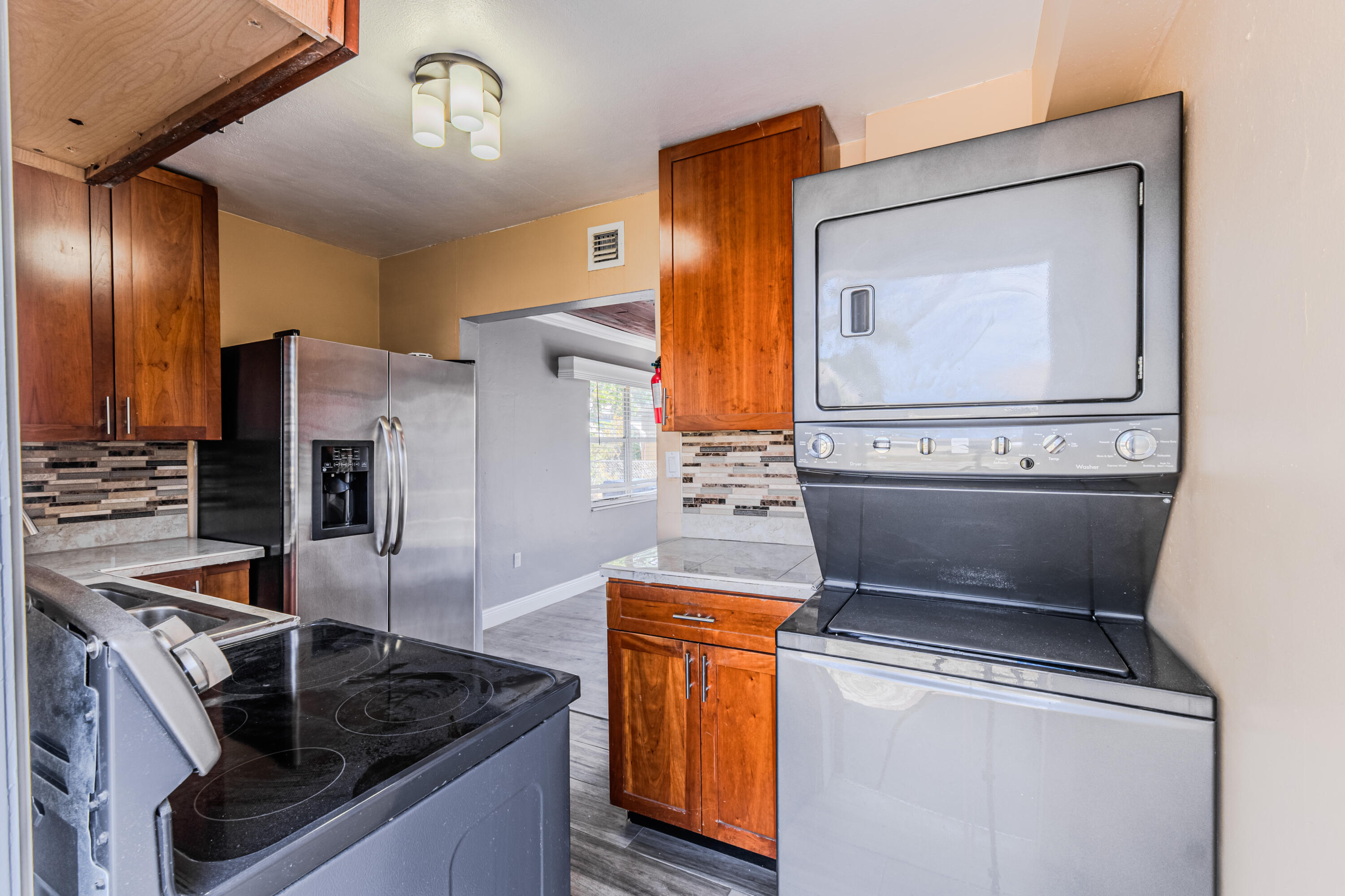 B AND G HOMES - Residential Lease