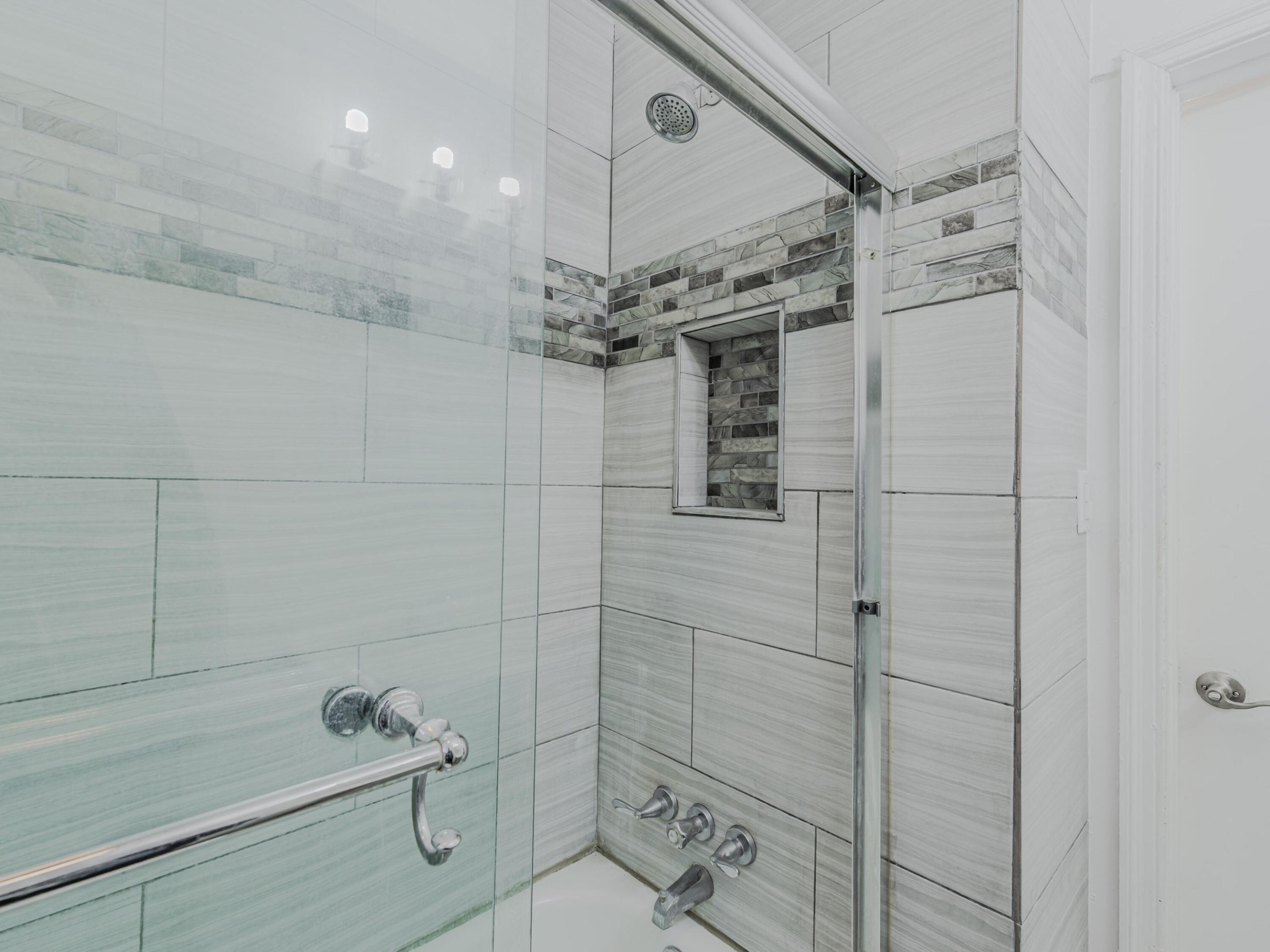 B AND G HOMES - Residential Lease
