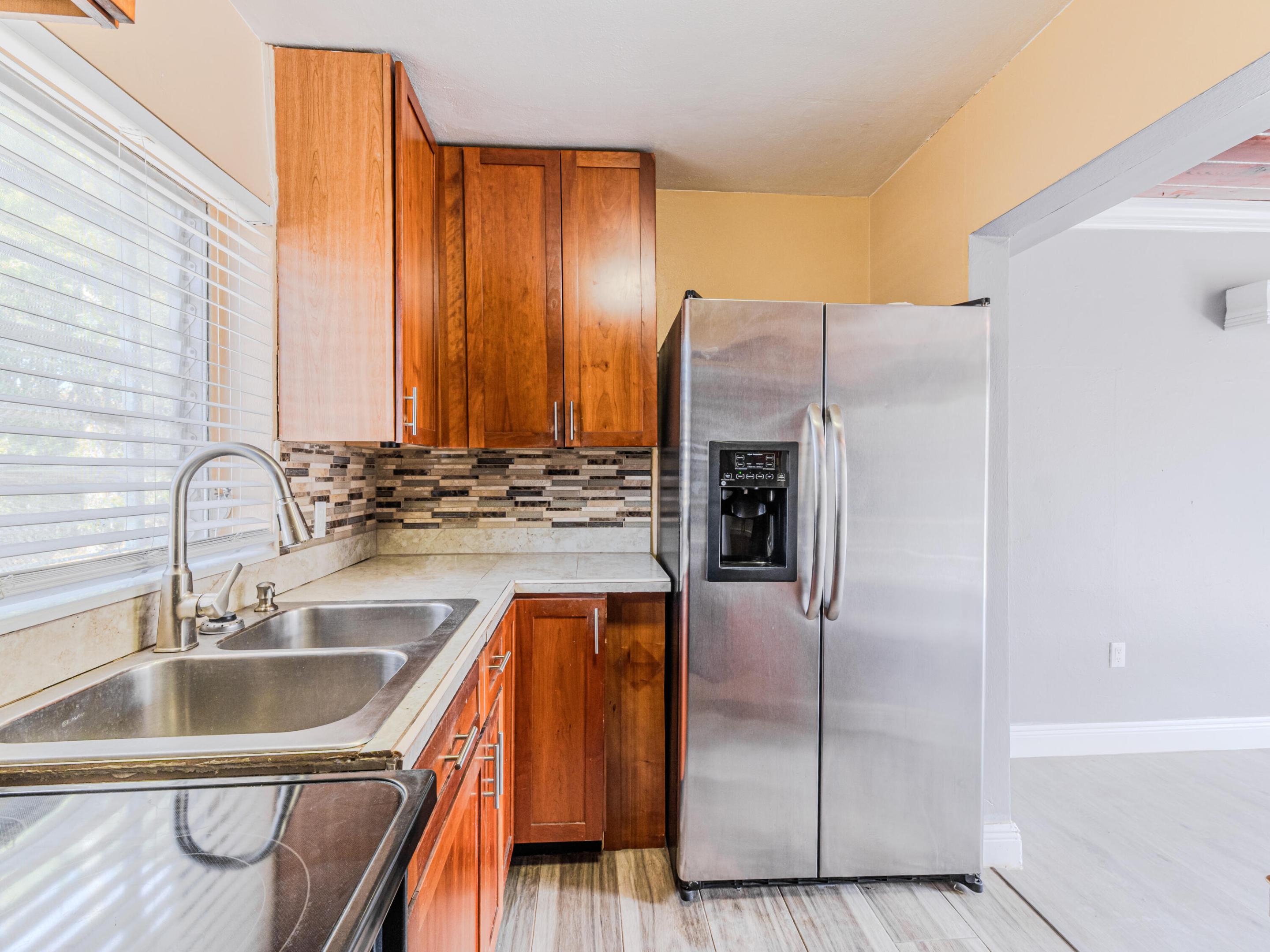 B AND G HOMES - Residential Lease