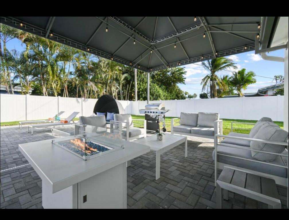 POMPANO WATERWAY ESTATES 1ST ADD - Residential Lease