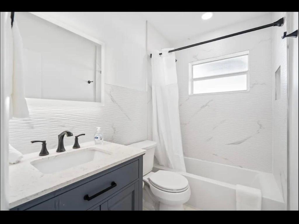 POMPANO WATERWAY ESTATES 1ST ADD - Residential Lease