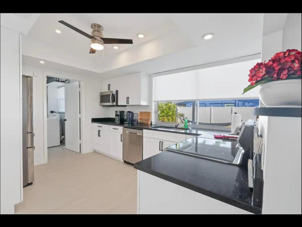 POMPANO WATERWAY ESTATES 1ST ADD - Residential Lease