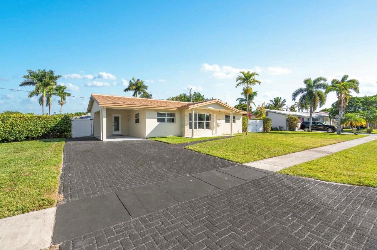 POMPANO WATERWAY ESTATES - Residential Lease