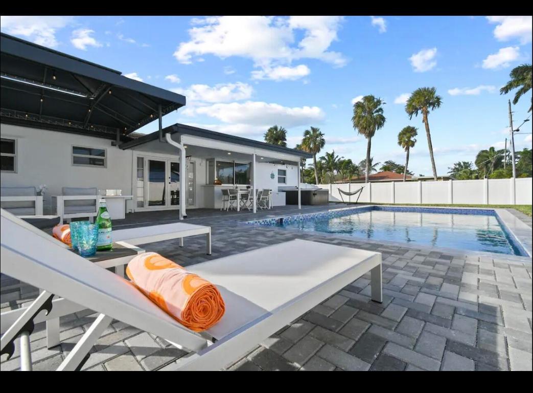 POMPANO WATERWAY ESTATES 1ST ADD - Residential Lease