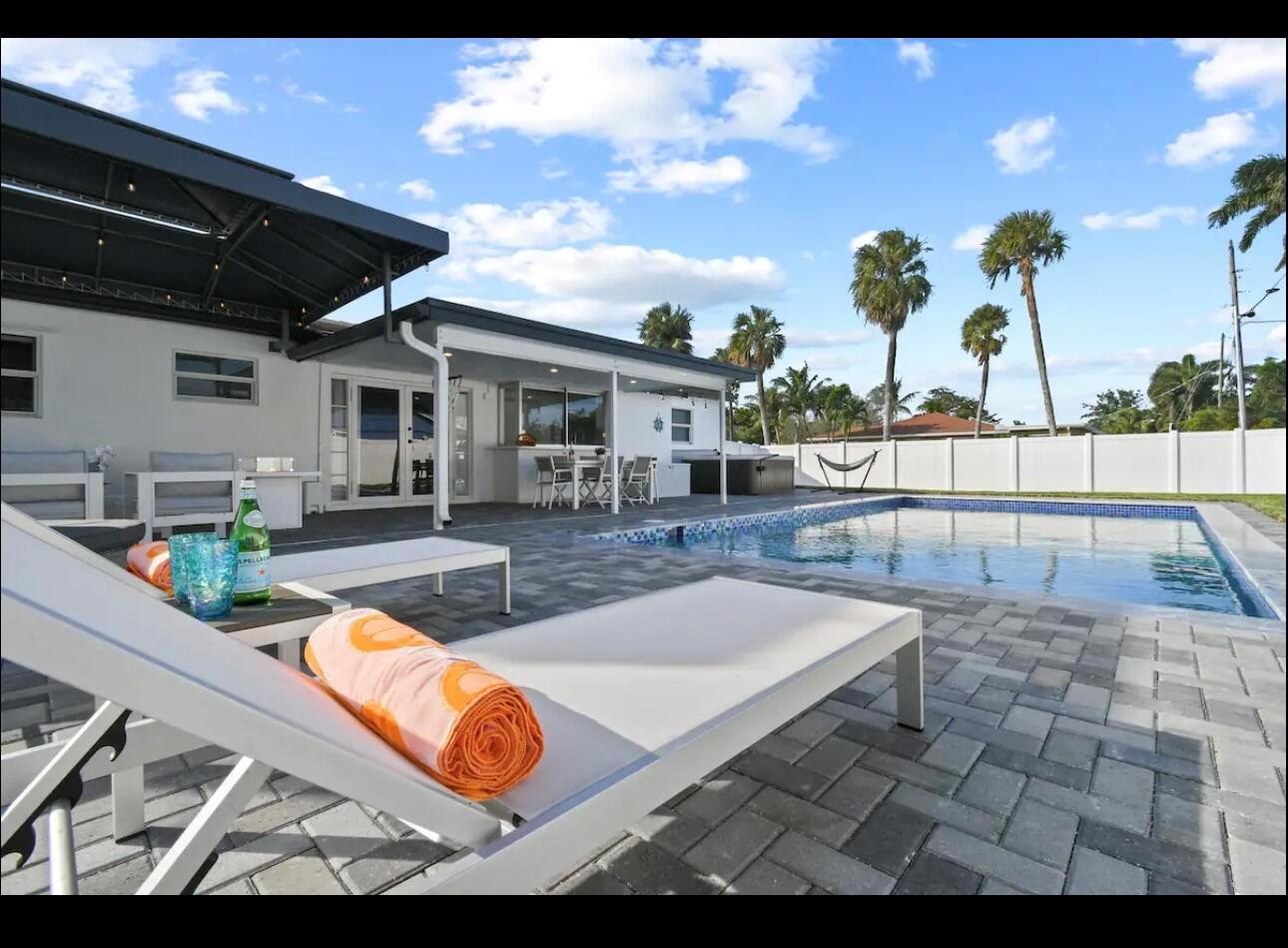 POMPANO WATERWAY ESTATES - Residential Lease