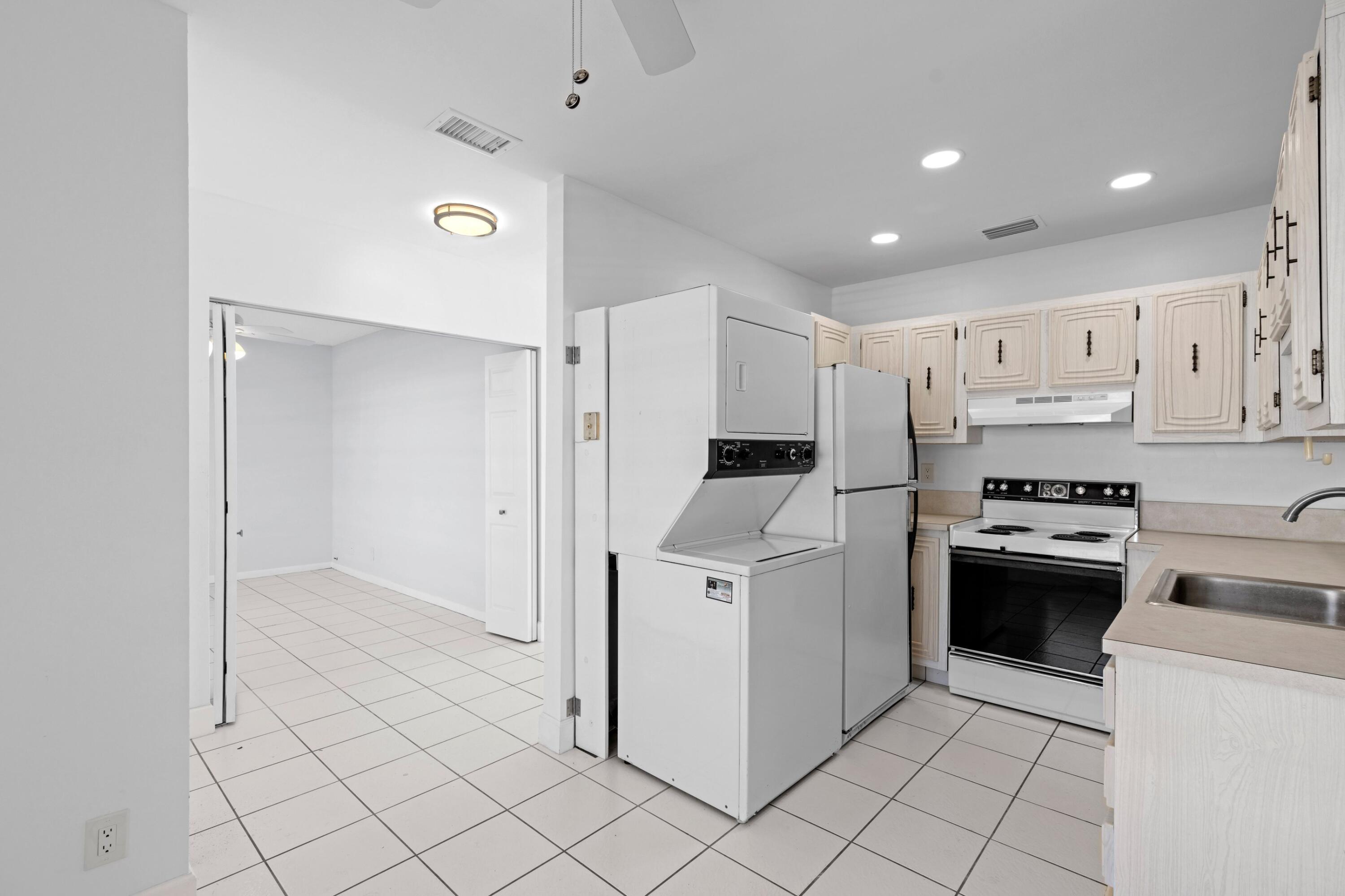 BOCA LAKES CONDO - Residential