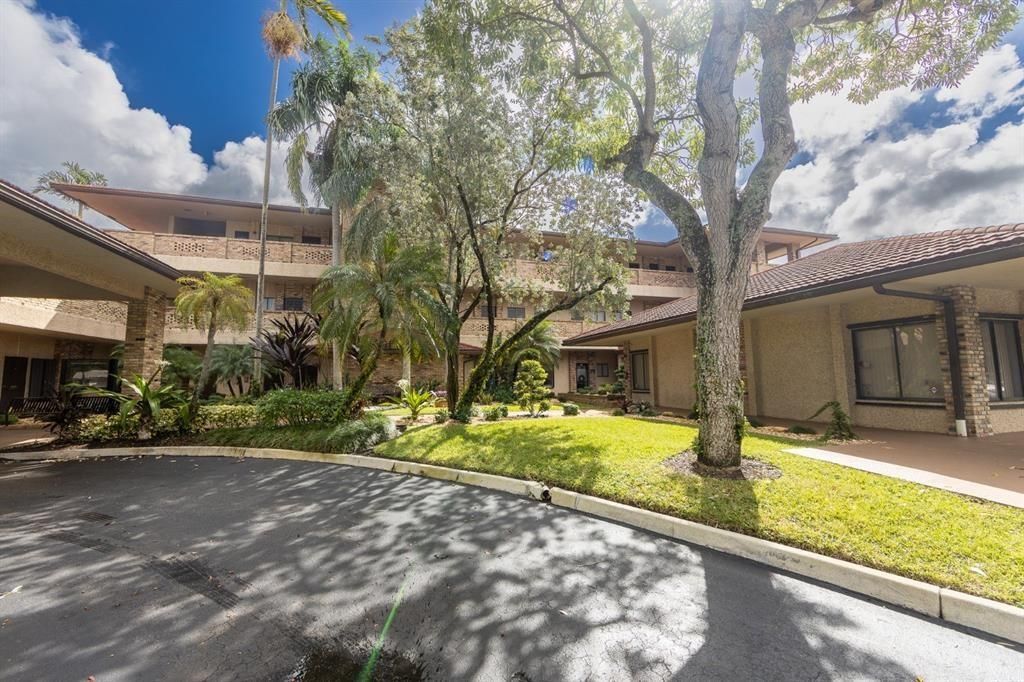 Photo of 300 NW 70th Ave, Plantation, FL 33317 (MLS # F10538518)