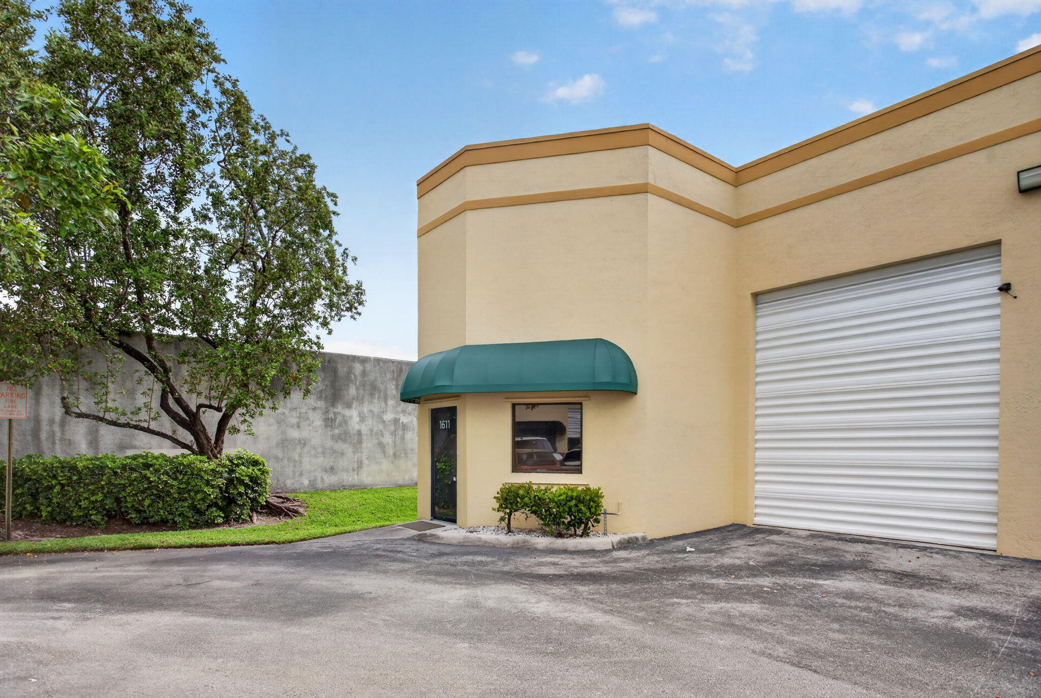 1611 W Mcnab Road 6