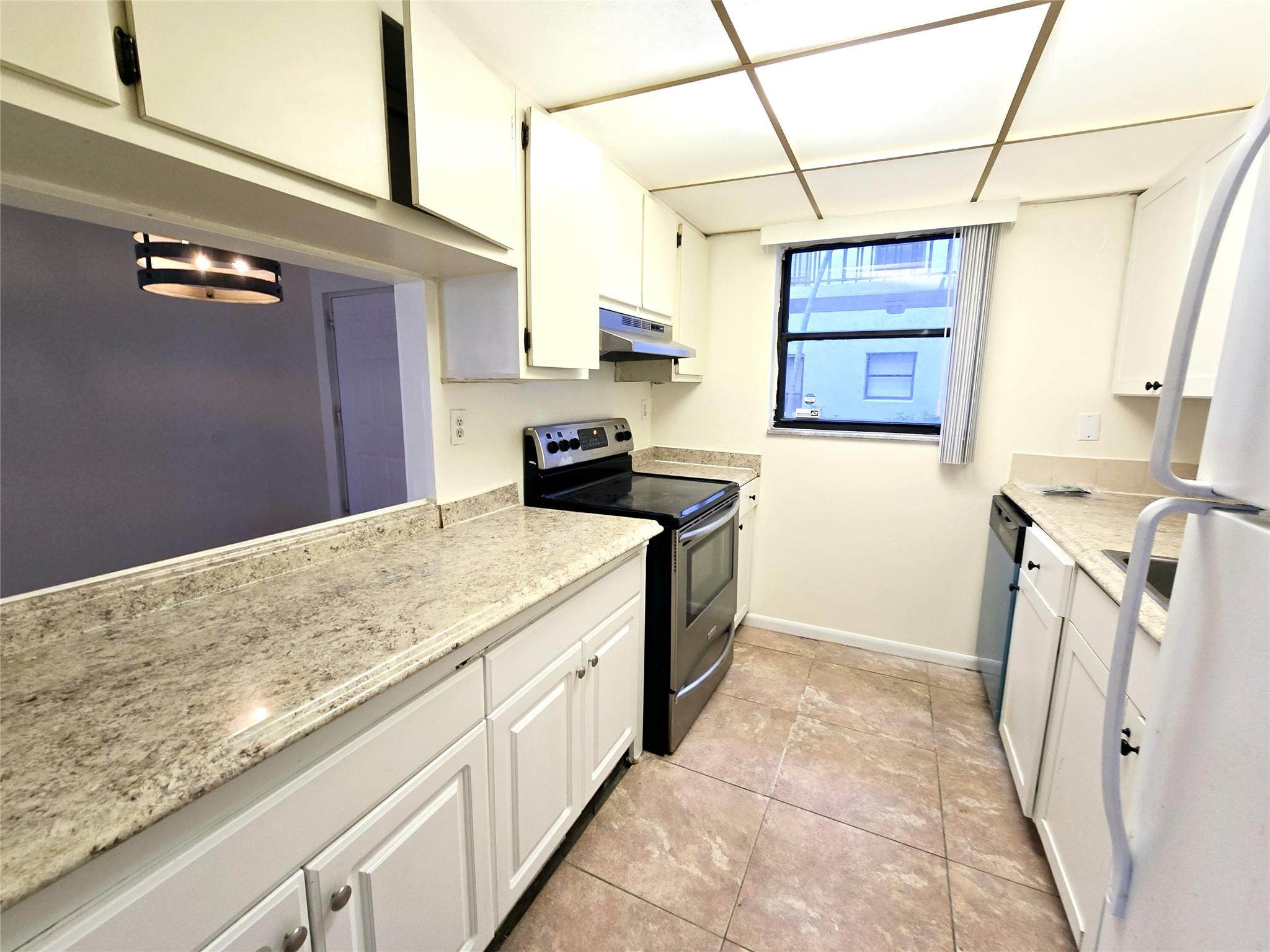 Presidential Golfview Condo - Residential Lease