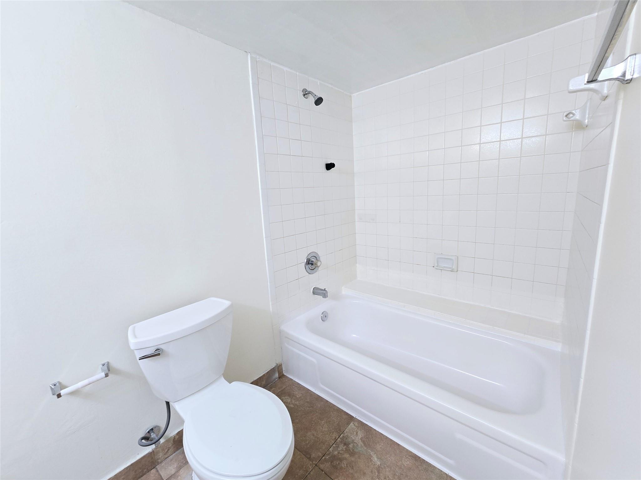 Presidential Golfview Condo - Residential Lease