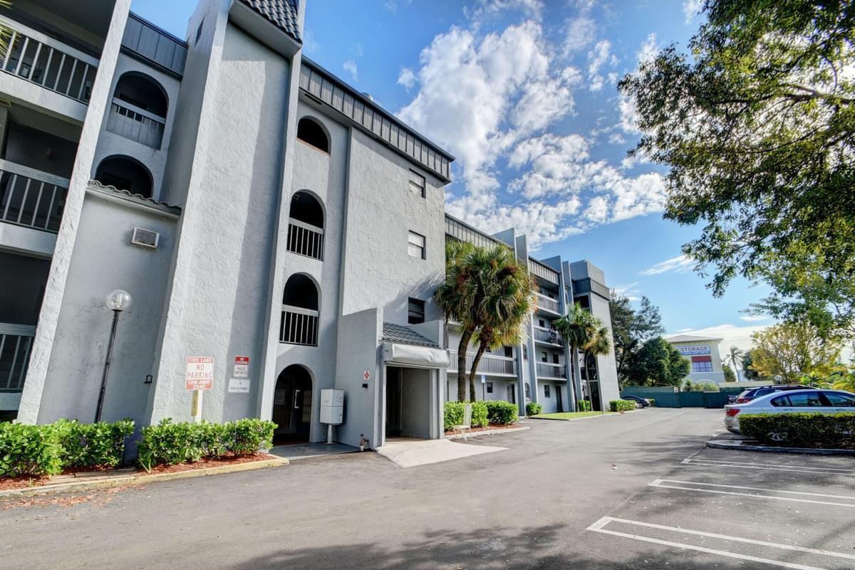 Presidential Golfview Condo - Residential Lease