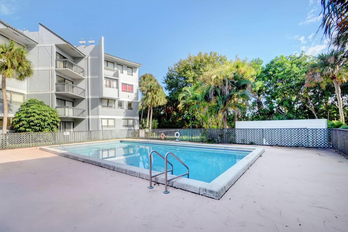 Presidential Golfview Condo - Residential Lease